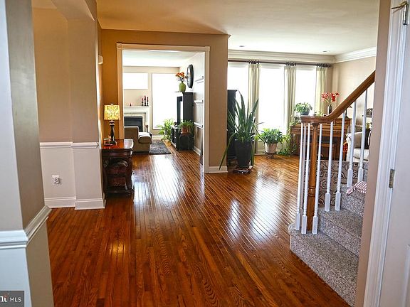 4th image of 15755 Cool Spring Dr