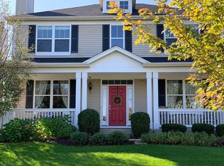 312 Bluegrass Pkwy, Oswego, IL 60543