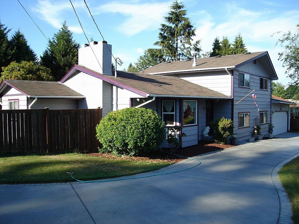 split level home on .32acre lot