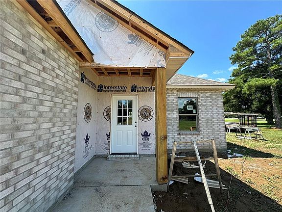 3rd image of 156 Grand Coulee Dr