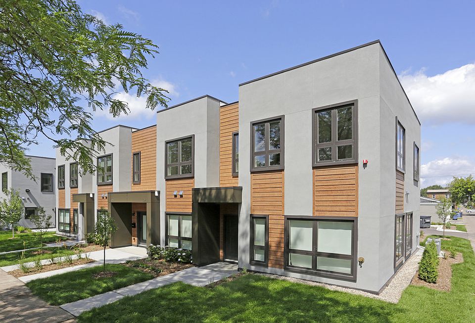 1st image of 207 24th Ave NE #4