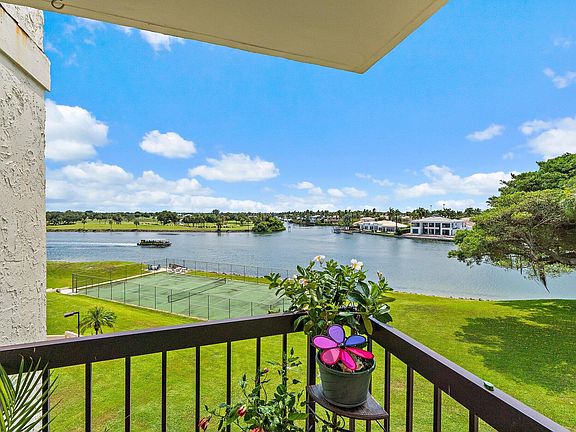 3rd image of 374 Golfview Road #405