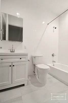 Rented by Grand & Co. | media 6