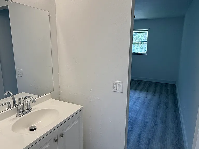 5090 SW 64th Ave #305 — Photo 5