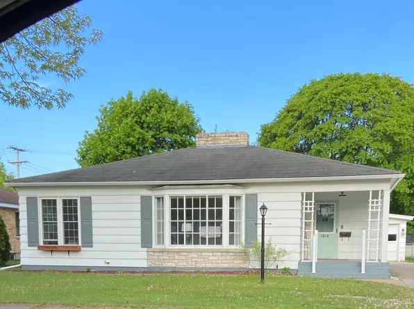 1014 S 15th St, Escanaba, MI 49829