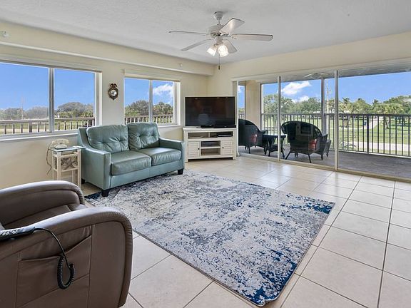 3rd image of 742 Bayside Dr Unit 201