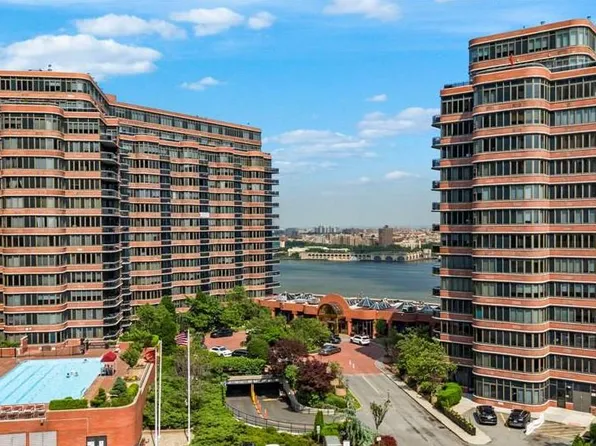 100 Carlyle Dr APT 9DN, Cliffside Park, NJ 07010