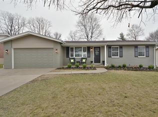12110 Trailways Dr, Saint Louis, MO 63146