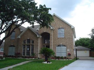 14822 Armitage Ln, Sugar Land, TX 77498