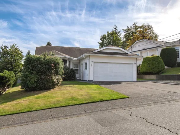 1667 Meadowbrook Dr, Campbell River, BC V9W 7E7
