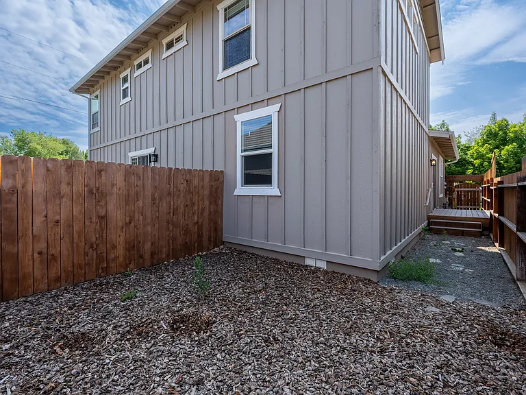 898 NE Hidden Valley Dr #1 — Photo 27