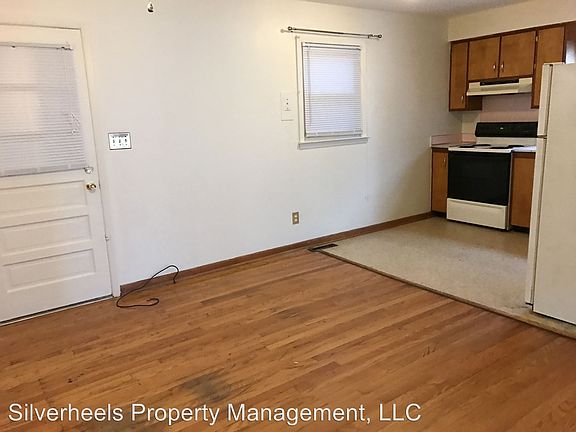 5th image of 114 1/2 Sharon St