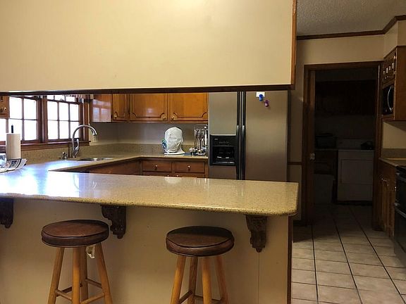5th image of 1733 Pinewood Dr