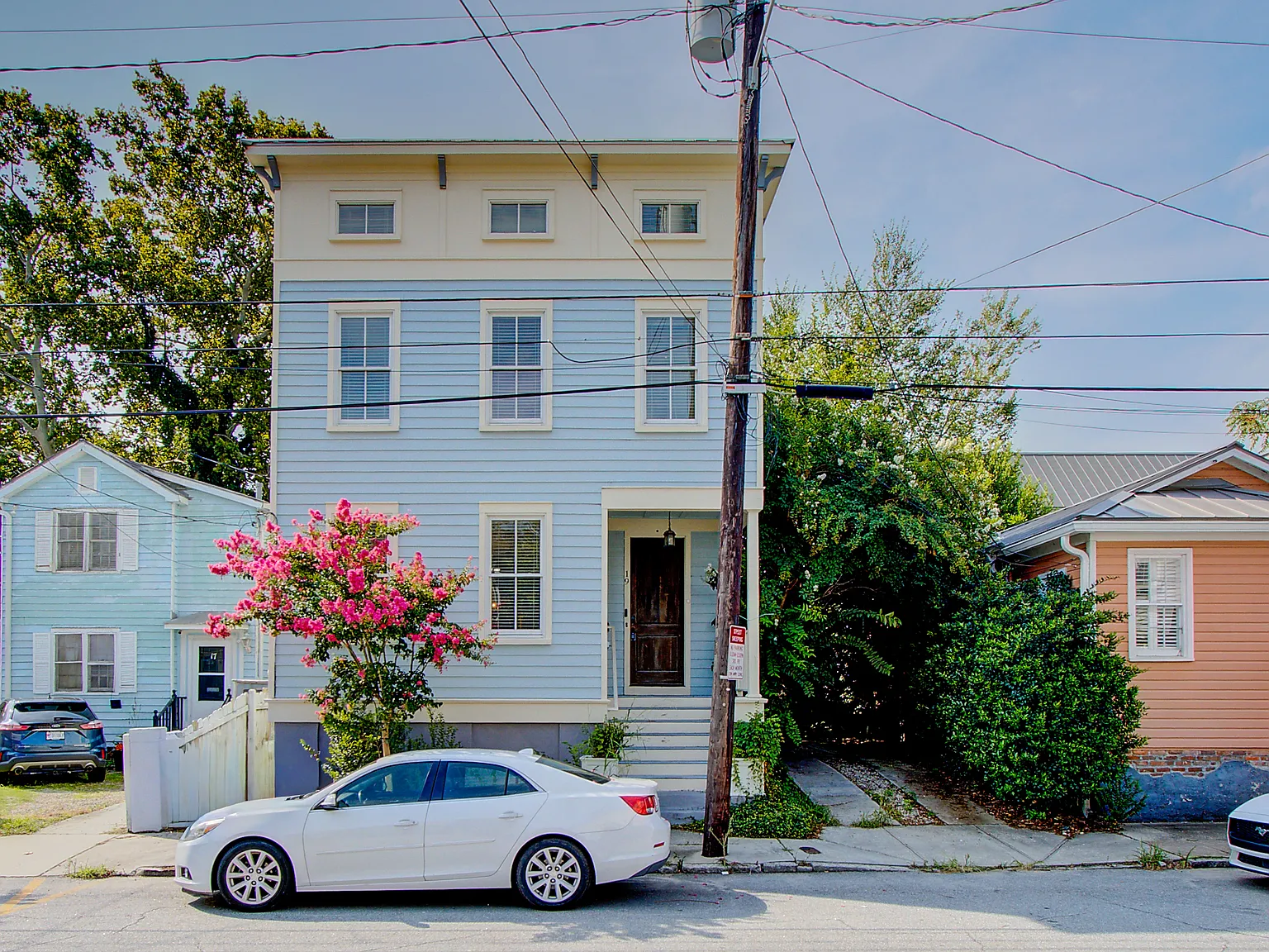 19 Line St — Photo 1