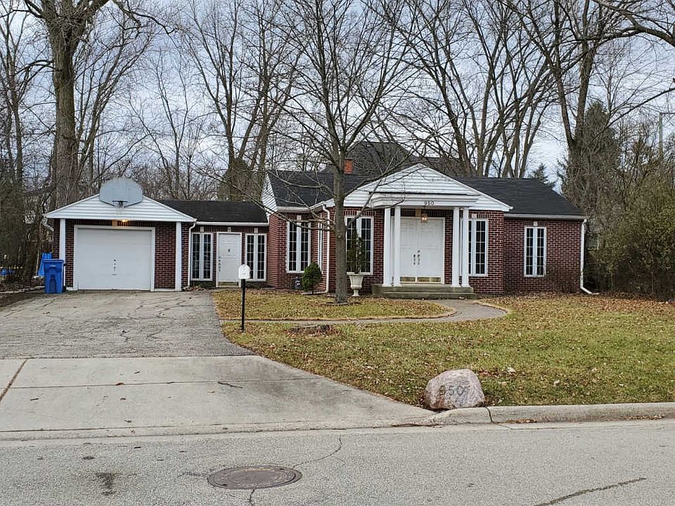 1st image of 950 Lilac Ln