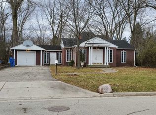 950 Lilac Ln, Highland Park, IL