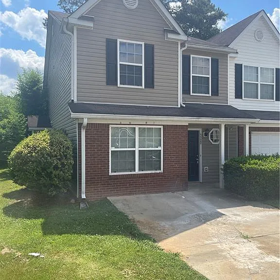 5322 Creekview Ln — Photo 1