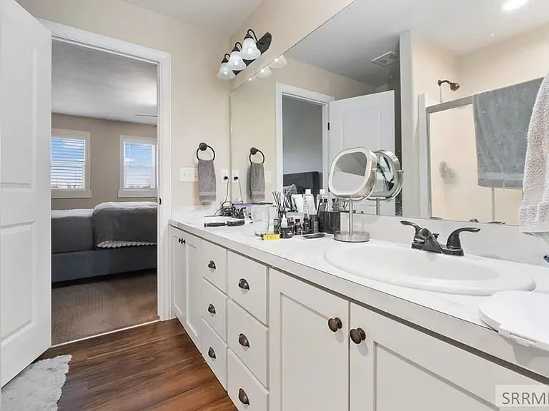 565 Pioneer Rd #215 — Photo 16