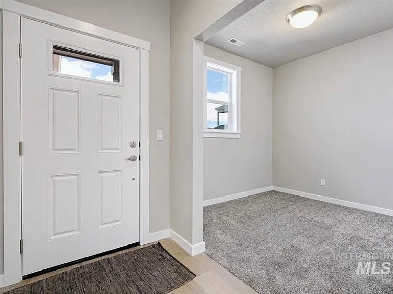 2255 E Mendota Dr — Photo 2