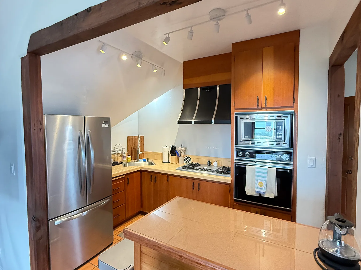2 bed, 1600 sqft, $3,350 — Photo 3