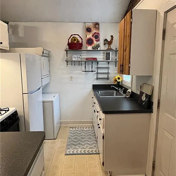 1115 Shelby Pl SE #B — Photo 15