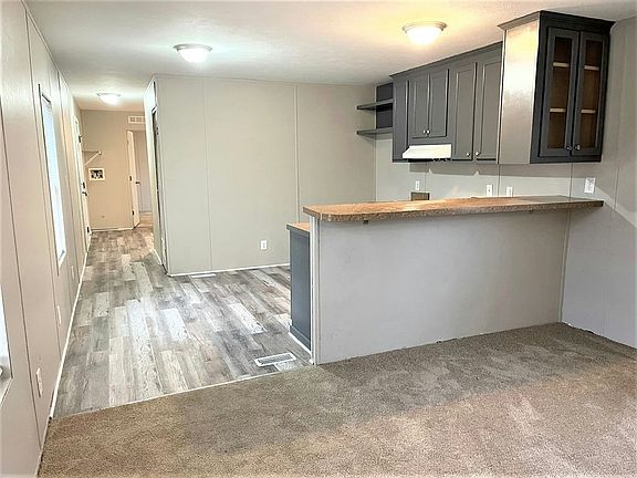 2nd image of 555 Linda Ln