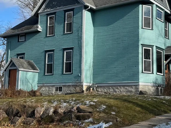 10 E Nelson St, Deerfield, WI 53531