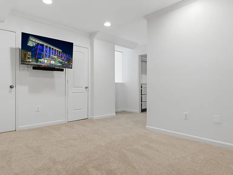 1029 N Stuart St #705 — Photo 13