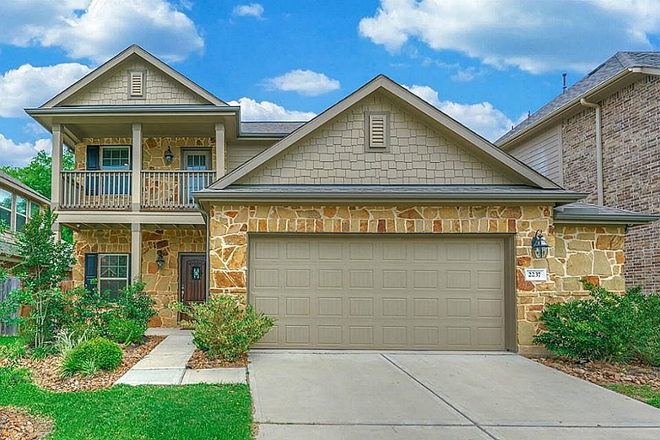 1st image of 2237 Oak Circle Dr N