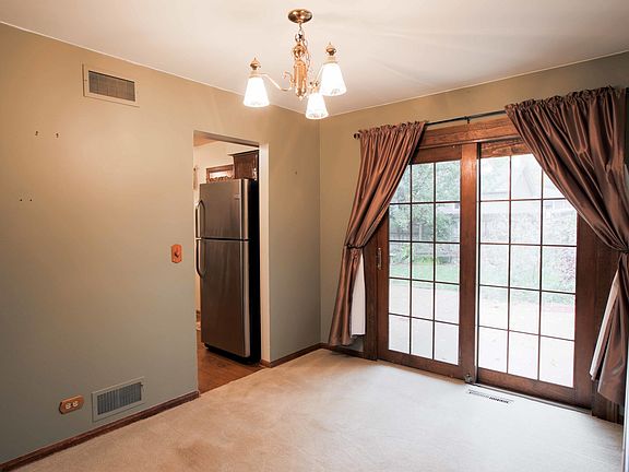 5th image of 920 Alton Ct