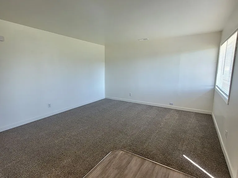 821 Cannon Ln — Photo 3