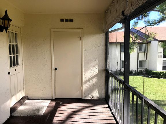 3rd image of 3530 Pine Tree Ct APT B-2