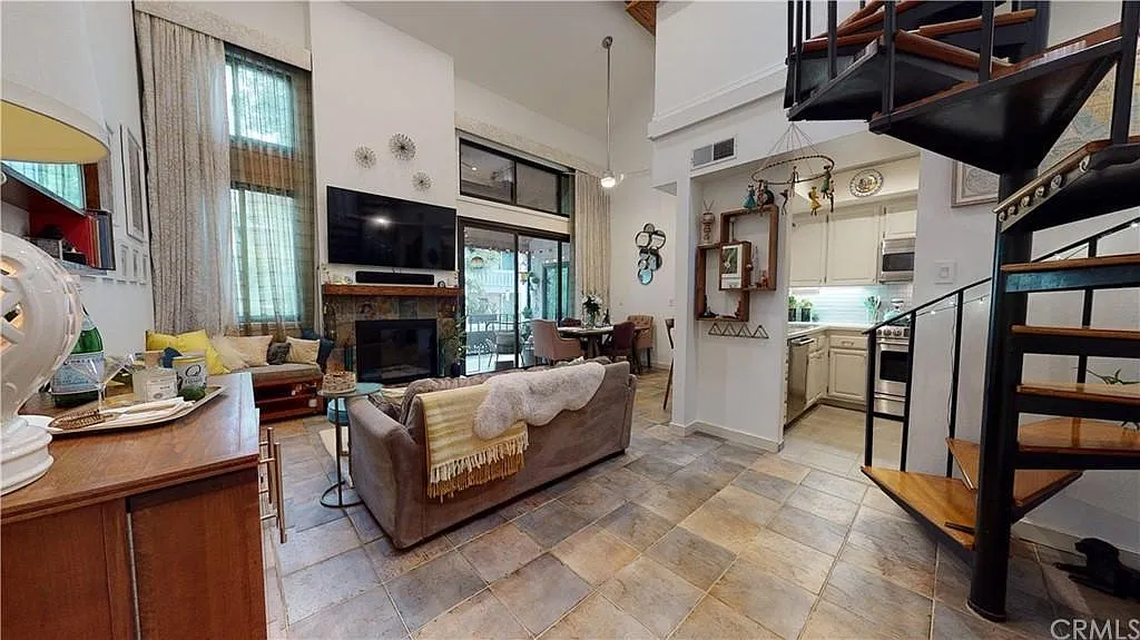 8707 Falmouth Ave — Photo 2