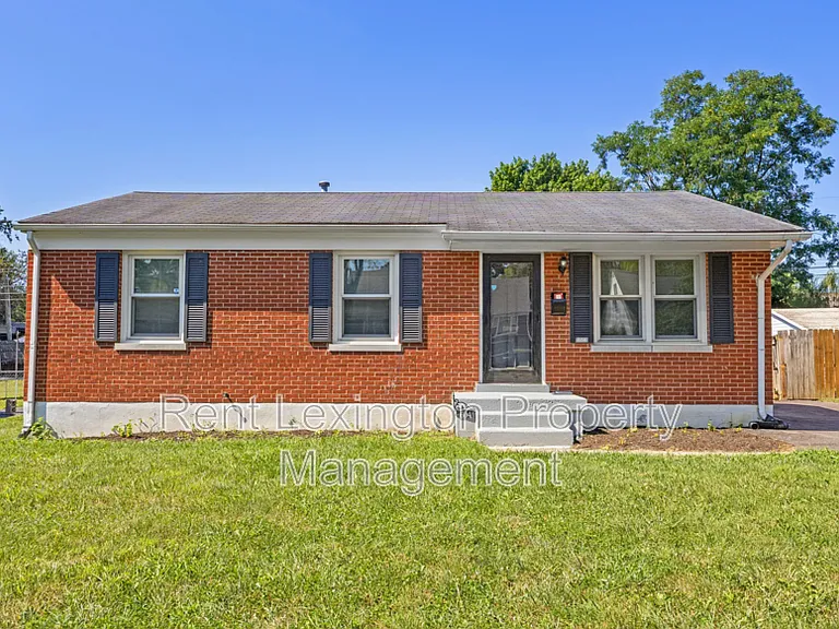 604 Hi Crest Dr — Photo 2