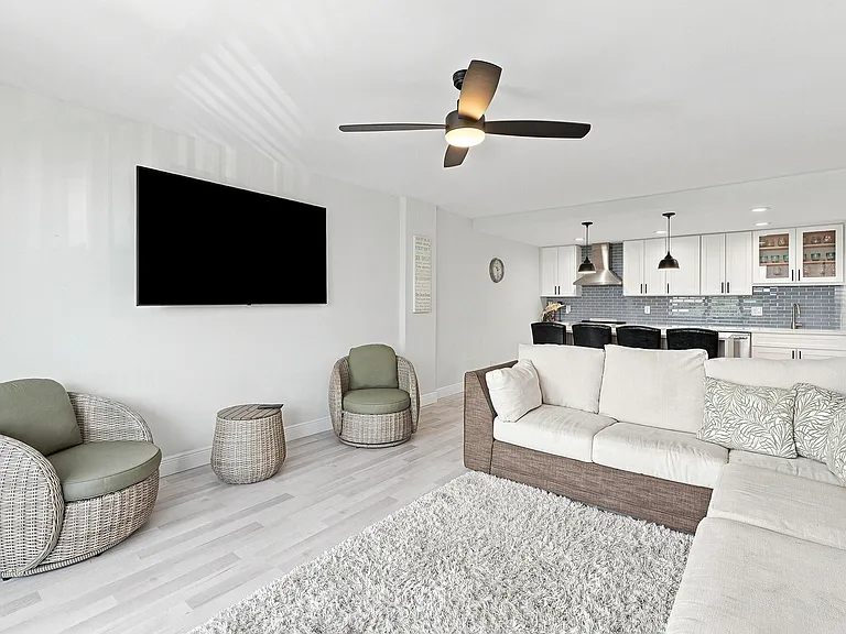 2121 N Ocean Blvd #405W — Photo 12