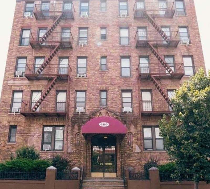 1st image of 460 Ovington Ave APT 1A