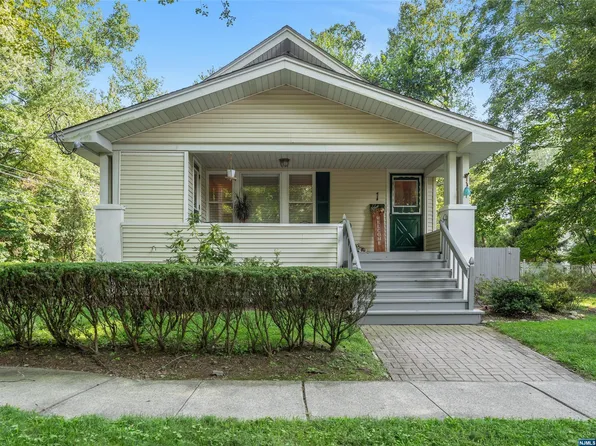 1 Center Dr, Hillsdale, NJ 07642