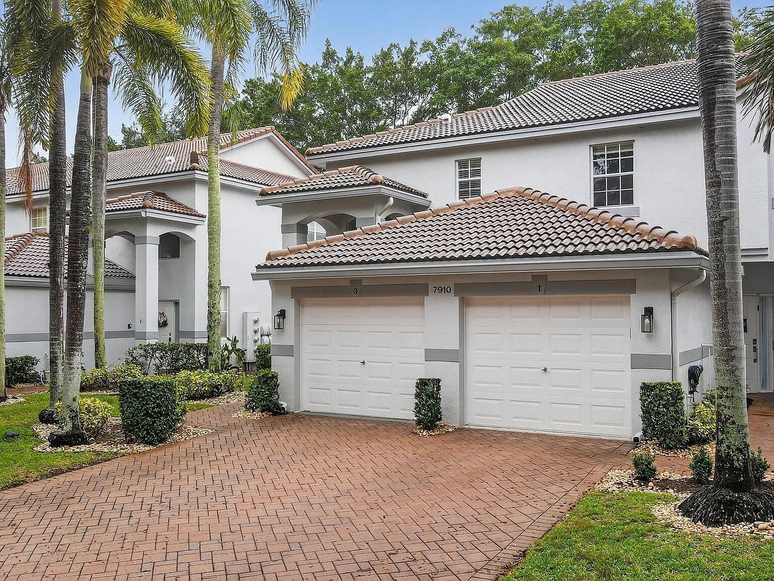 3 bed, 2.0 bath, 1523 sqft, $3,200 — Photo 3