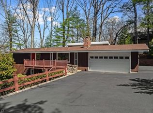 1044 Summit Ln, Mountainside Boro, NJ 07092
