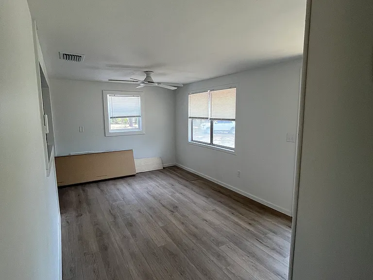 148 Willis Rd — Photo 17