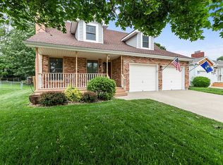 502 NE 55th St, Kansas City, MO 64118