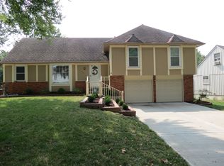 12415 W 101st Ter, Lenexa, KS 66215