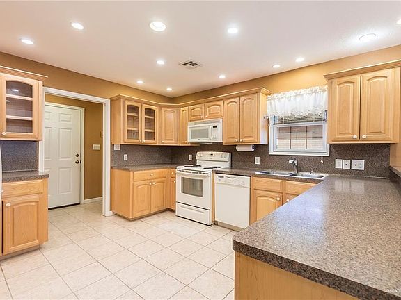 3rd image of 100 W Moore Rd #Ut1