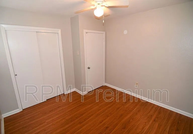2424 Toledo St — Photo 14