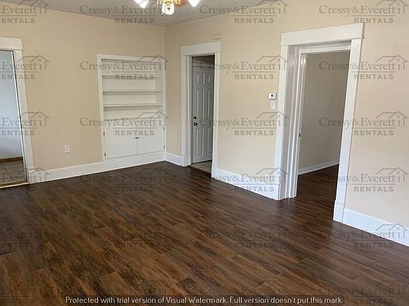 2nd image of 914 Broadway St APT 1