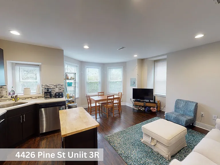 University City Boutique — Photo 15