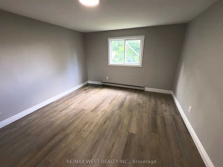 19 Brenda Ct #3 — Photo 13