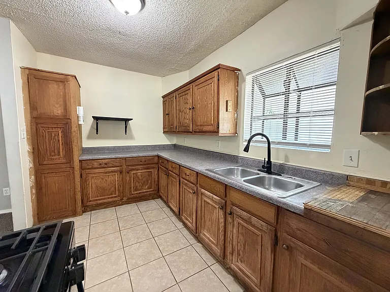 3112 NW 14th St — Photo 3