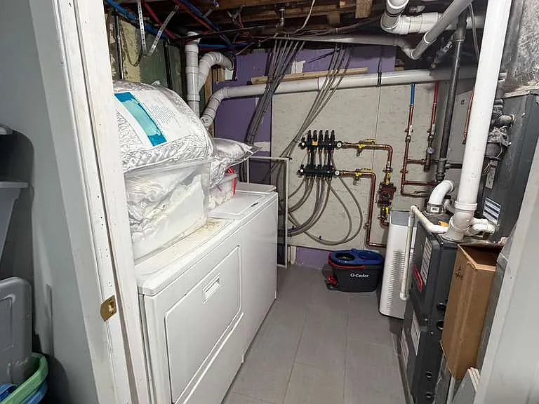 Basement -2nd laundry room