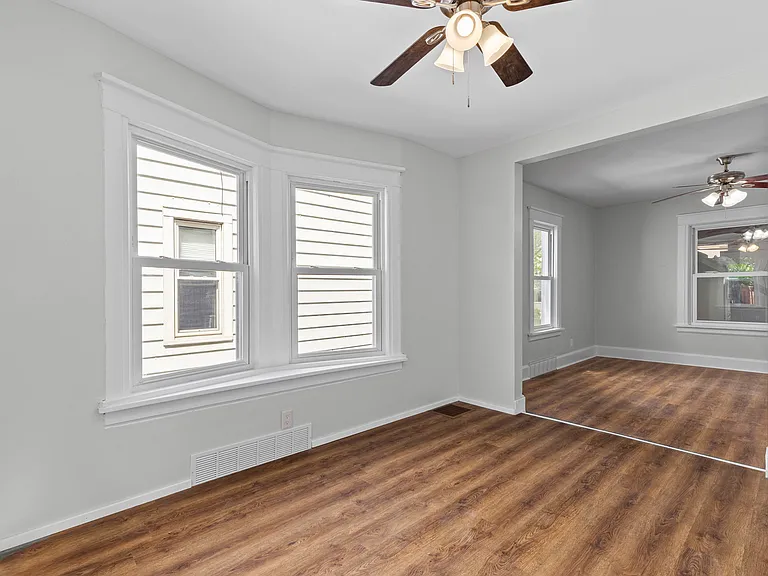 134 W Chestnut St — Photo 6